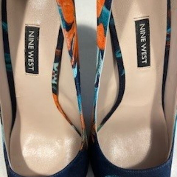 Nine West- Navy and Tropical floral stiletto- Size 9 - Picture 4 of 13